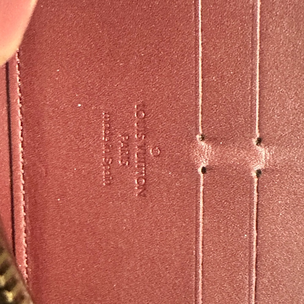 LV printed wallet - new to me / unused. Includes dust cover & box. - Picture 8 of 9